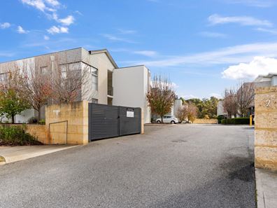 24/2 Louvre Way, Baldivis WA 6171