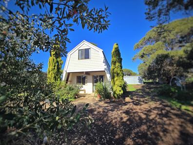 19 Gordon Street, Hopetoun WA 6348