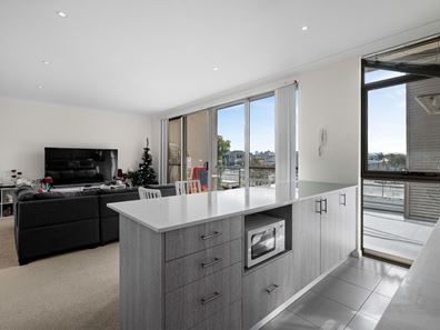 18/2 Coojong Link, Success WA 6164