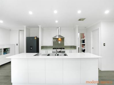 14 Rhodeswood Drive, Aveley WA 6069