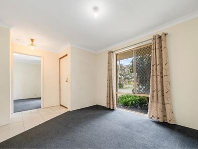 21 Greenfields Circle, Hocking WA 6065