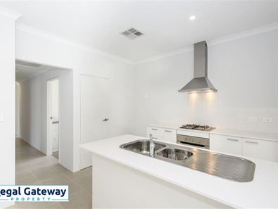 90 Bindarri Grove, Wandi WA 6167