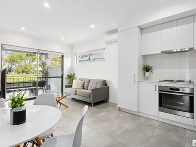 3/381 Daly Street, Cloverdale WA 6105