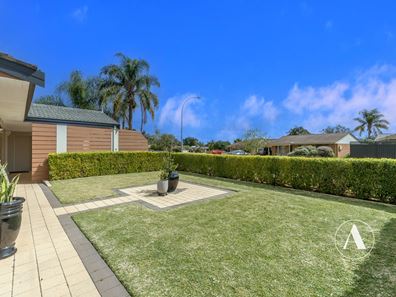 102 Brown Crescent, Seville Grove WA 6112