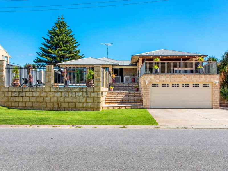 17 Callawa Street, Golden Bay WA 6174