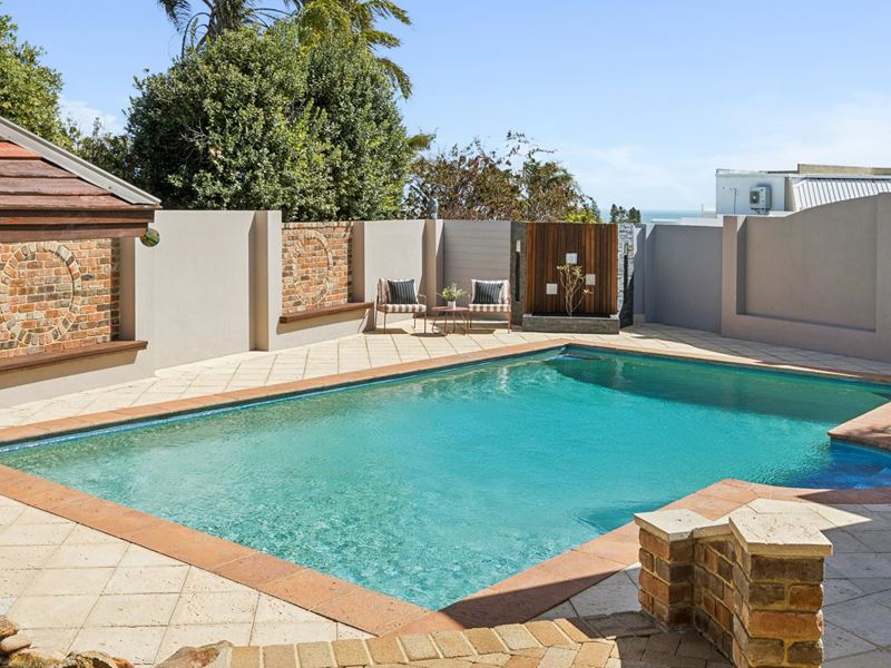 8 Bantry Court, Kallaroo