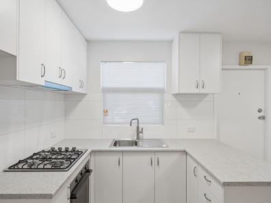 2/52 Sackville Terrace, Scarborough WA 6019