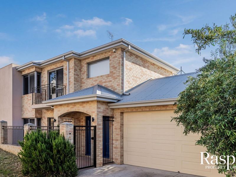 8B Livingstone Street, Beaconsfield WA 6162