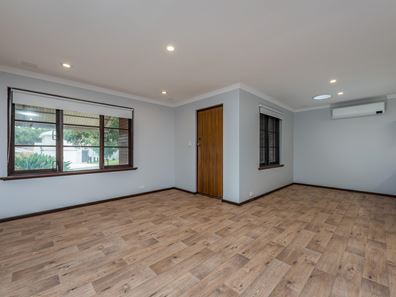 9 March  Street, Gwelup WA 6018