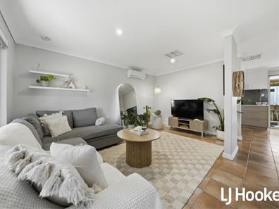 16A Kearney Mews, Marangaroo WA 6064