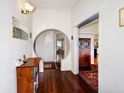 20 Wyndham Street, St James WA 6102