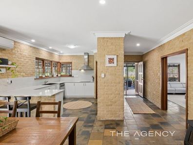 220 Cromwell Road, Sawyers Valley WA 6074
