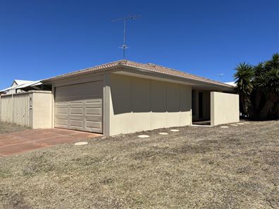 9 Salmon Crescent, Warnbro WA 6169