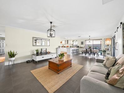 5 Gulf Cove, Ellenbrook WA 6069