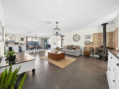 5 Gulf Cove, Ellenbrook WA 6069