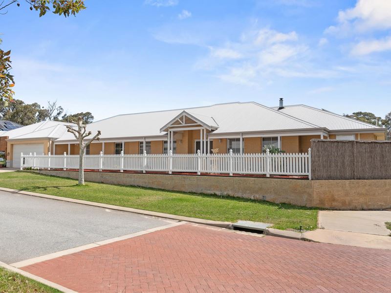 2 Wanderer Parkway, Baldivis WA 6171