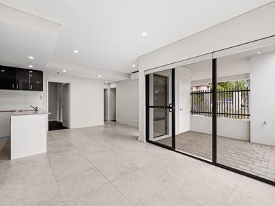 1/389 Daly Street, Cloverdale WA 6105