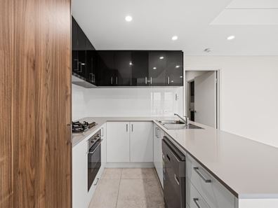 1/389 Daly Street, Cloverdale WA 6105