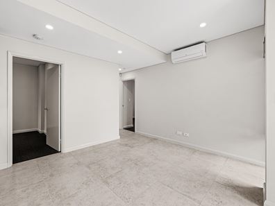 1/389 Daly Street, Cloverdale WA 6105