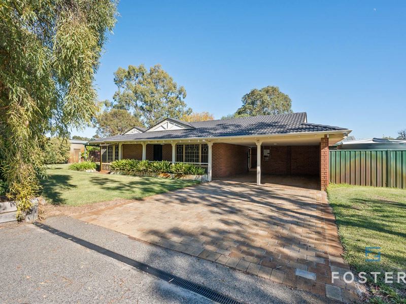 18 Britton Place, Wandi