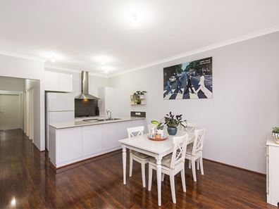 4 Wolfson Way, Piara Waters WA 6112