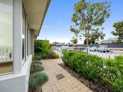 43 Sawtooth Bend, Banksia Grove WA 6031