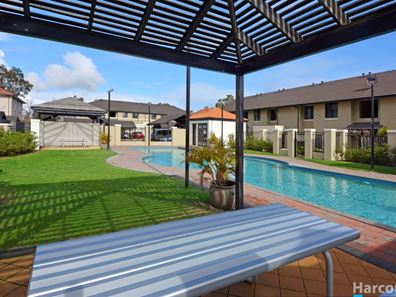 6/8 Wattlebird Loop, Joondalup WA 6027