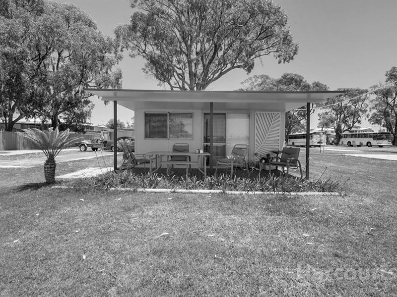 17/527 Old Coast Road, Falcon