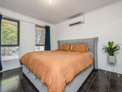 1B Jarril Place, Koongamia WA 6056