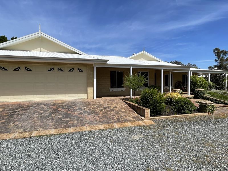 136 Bullock Drive, Oakford WA 6121