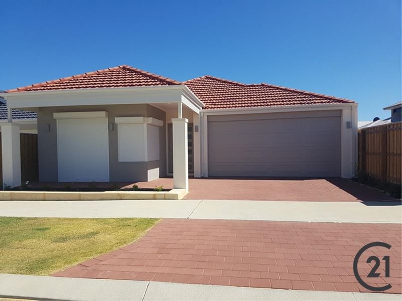 4 Pavetta Approach, Halls Head WA 6210