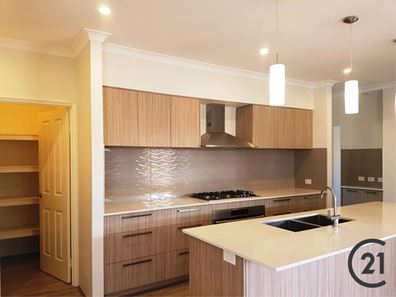 4 Pavetta Approach, Halls Head WA 6210
