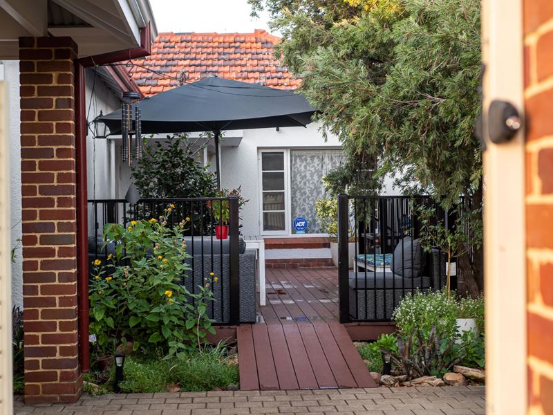 240 St Brigids Terrace, Doubleview