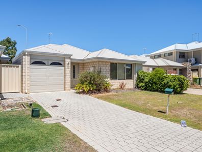 52 Leisure Way, Halls Head WA 6210