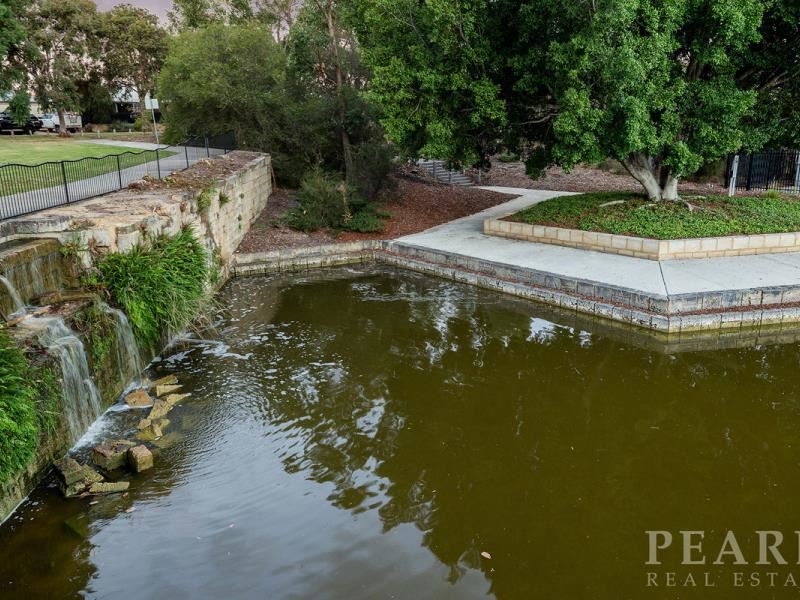 18 Tallering Drive, Ellenbrook