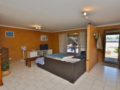 17 Batavia Circle, Kalbarri WA 6536