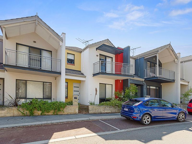 17B Civic Place, Stirling