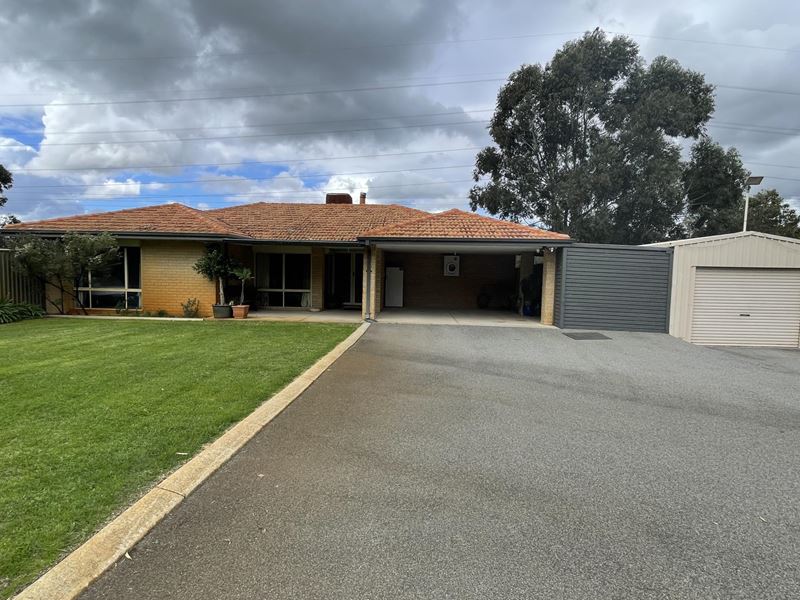 165 Country Drive, Oakford