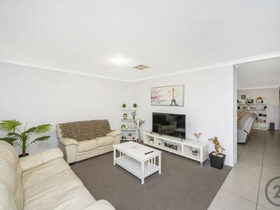 265 Peelwood Parade, Halls Head WA 6210