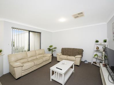 265 Peelwood Parade, Halls Head WA 6210