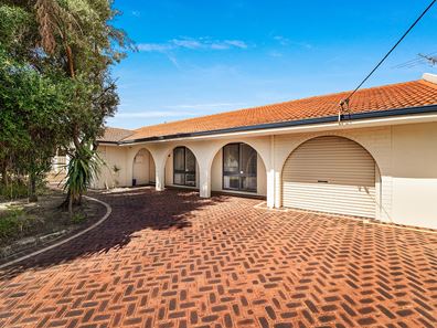 16 Illyarrie Street, Greenwood WA 6024