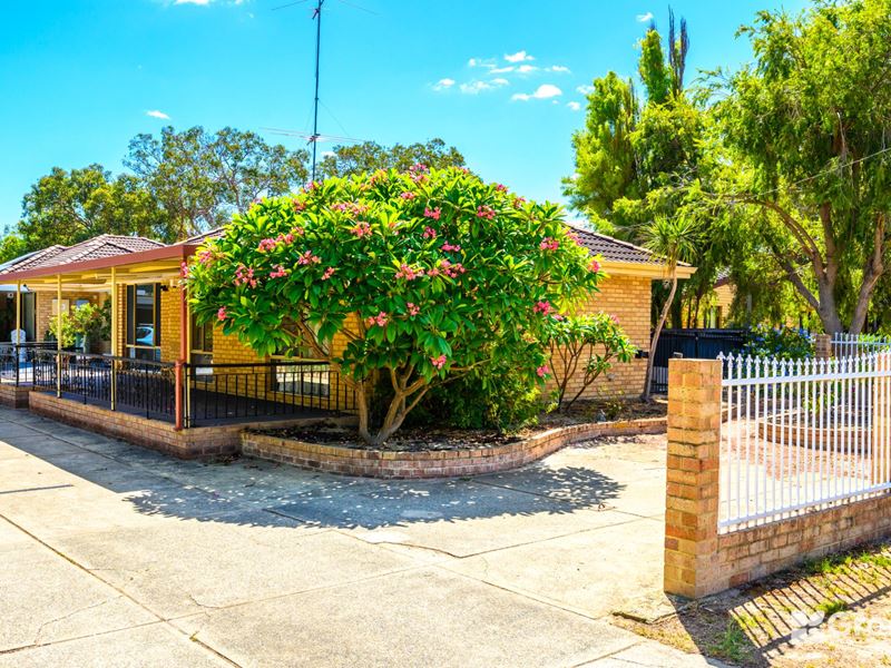 2/10 Roy Road, Coodanup
