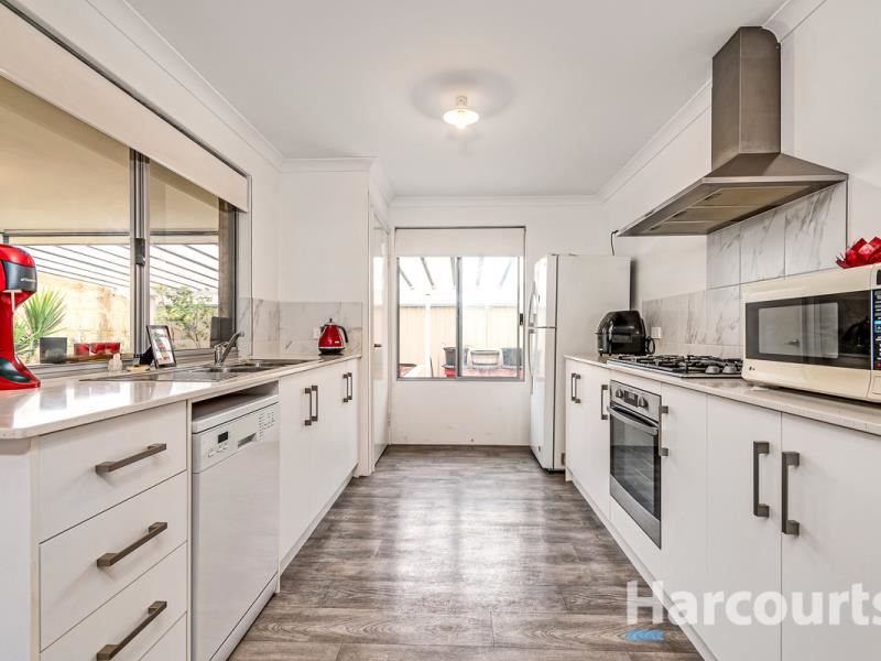 24 Mulloway Street, Two Rocks