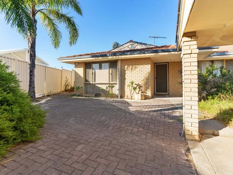 12b Claredon Court, Alexander Heights WA 6064