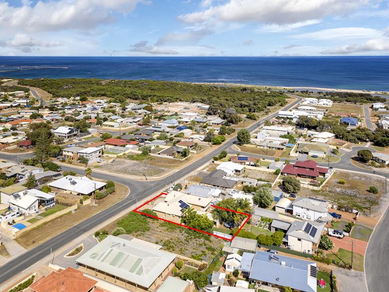 42 Ocean Drive, Port Denison