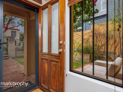 4 Belmont Street, South Fremantle WA 6162