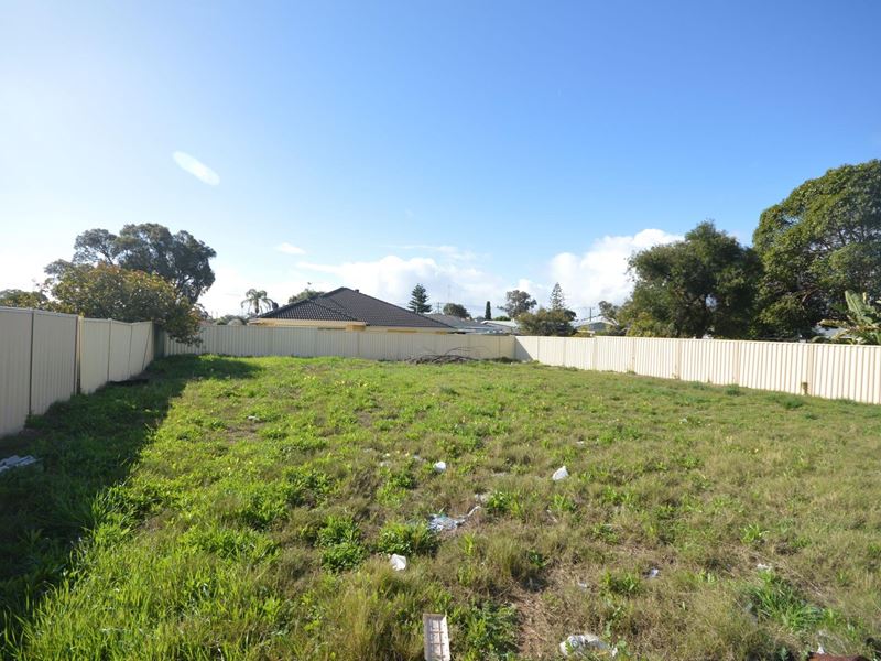 2/2 Service Street, Mandurah
