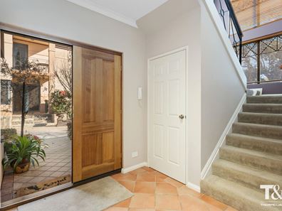 1/104 Grand Promenade, Doubleview WA 6018