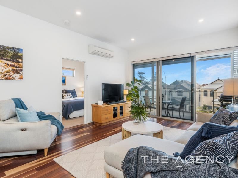 21/24 Lawley Street, North Beach