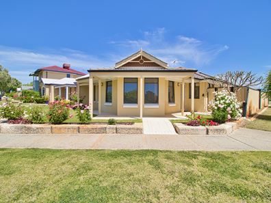 11 Seawind Drive, Rockingham WA 6168